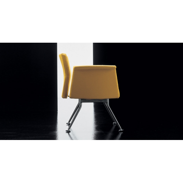 YPSILON ARMCHAIR